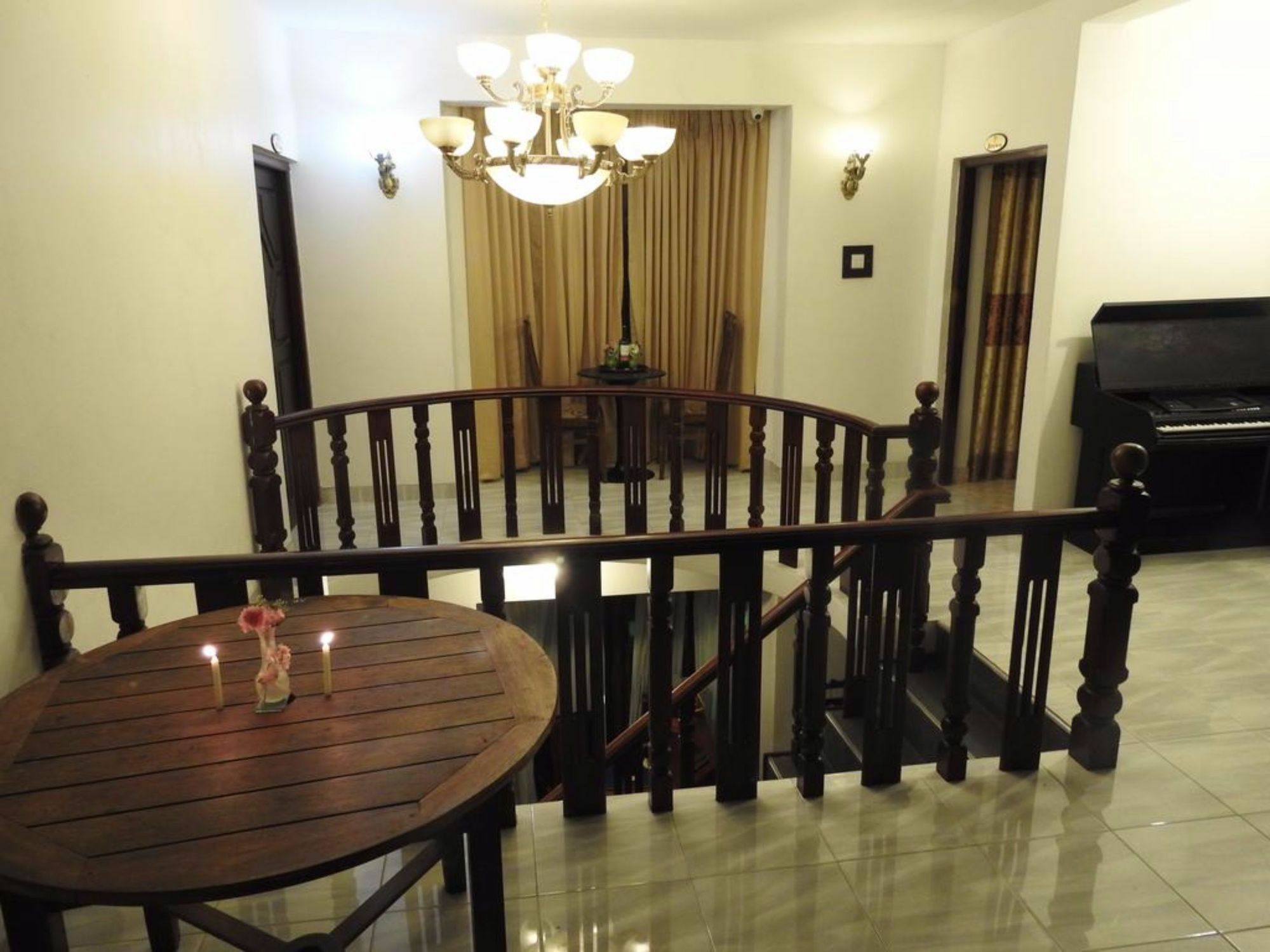 Oak Wood Inn キャンディー エクステリア 写真