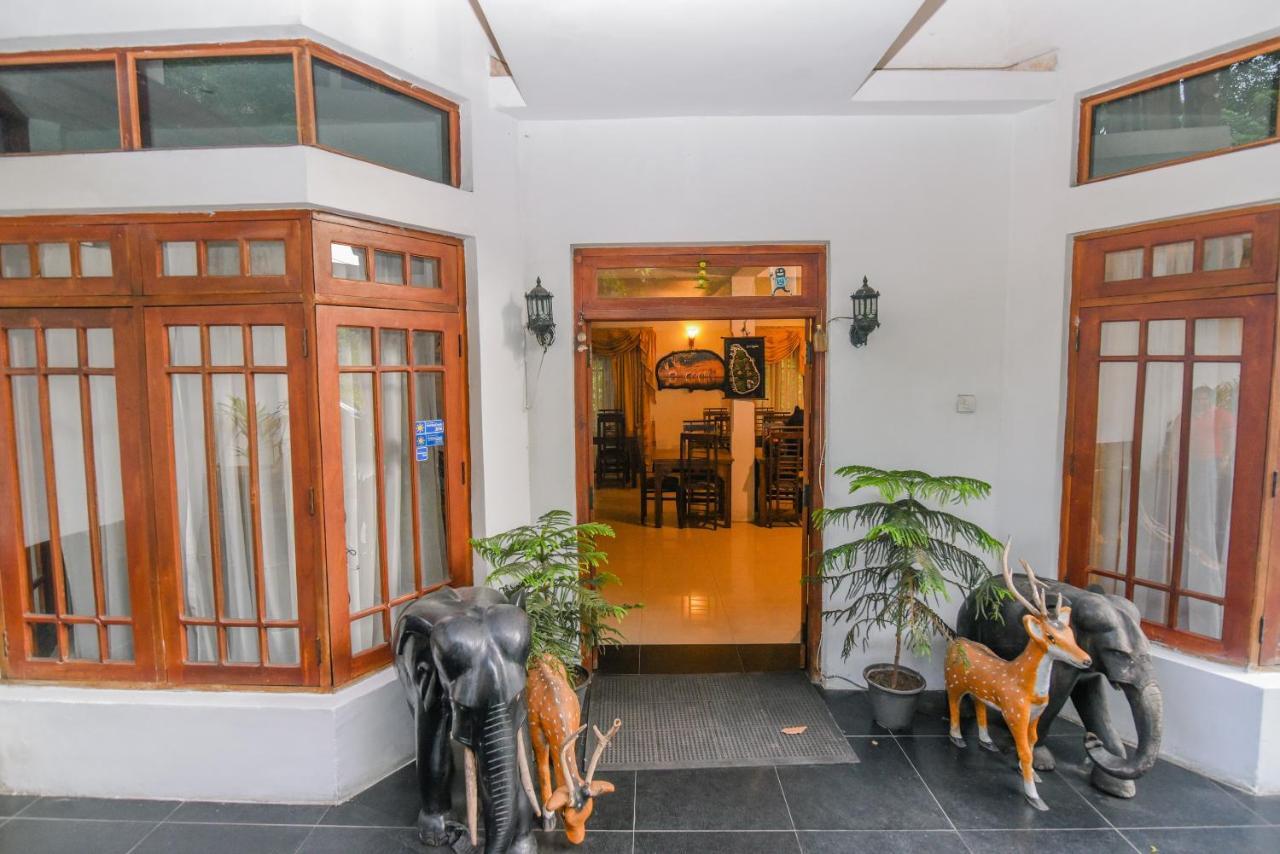Oak Wood Inn キャンディー エクステリア 写真